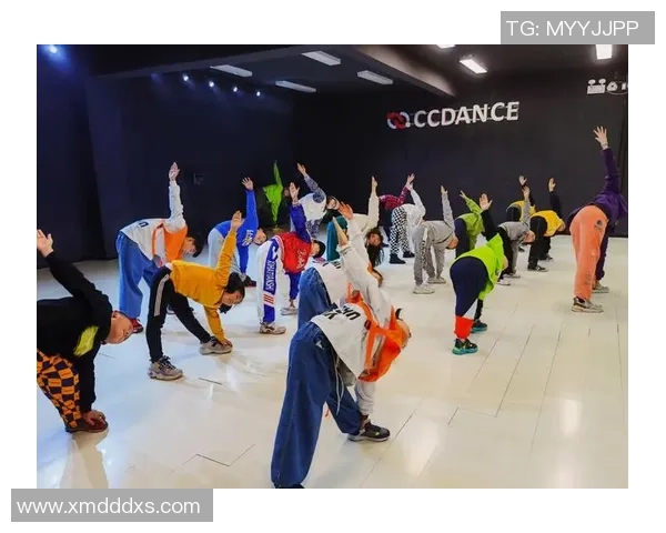 广州街舞队的速度与技巧探讨展现街舞魅力与文化的交融之美